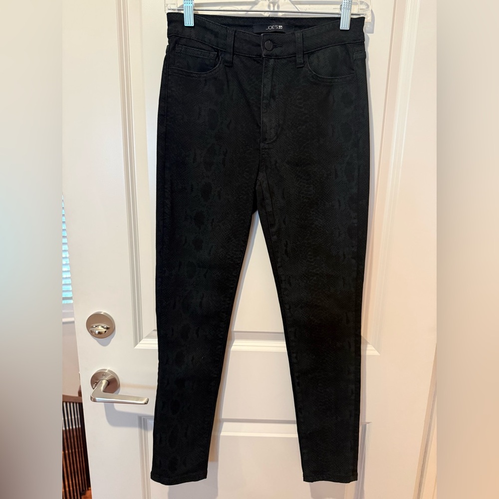 Joe's Jeans Women's Charlie
Black Snake Print Skinny Jeans Size 27